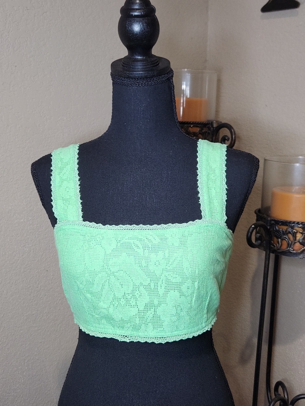 American Eagle Outfitters Lace Overlay Super Cropped Mint Green Tank Top. Size M